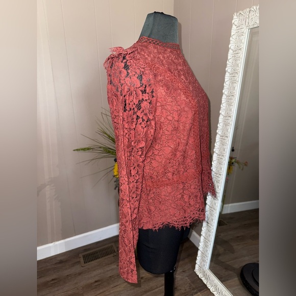 EXPRESS • Lace Long Sleeve - Picture 4 of 12